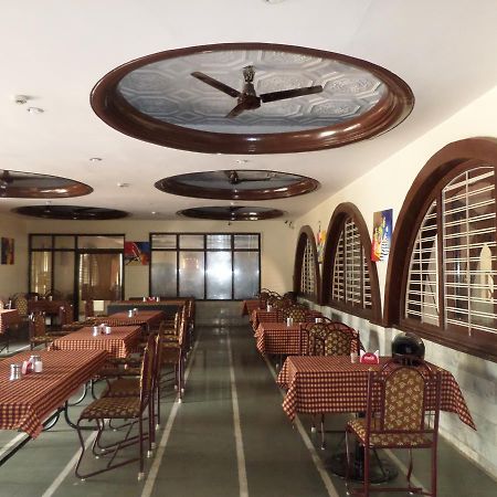 Hotel Ayodhya Nashik Dış mekan fotoğraf