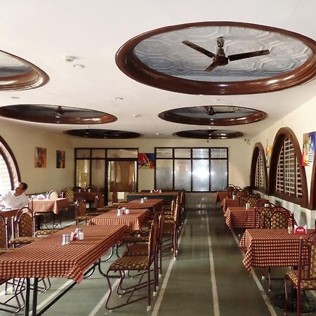 Hotel Ayodhya Nashik Dış mekan fotoğraf