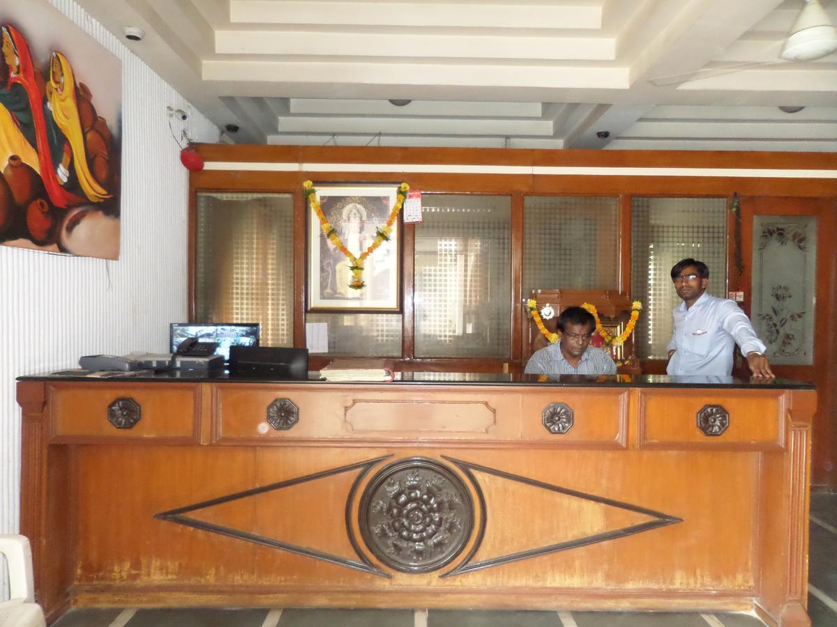 Hotel Ayodhya Nashik Dış mekan fotoğraf