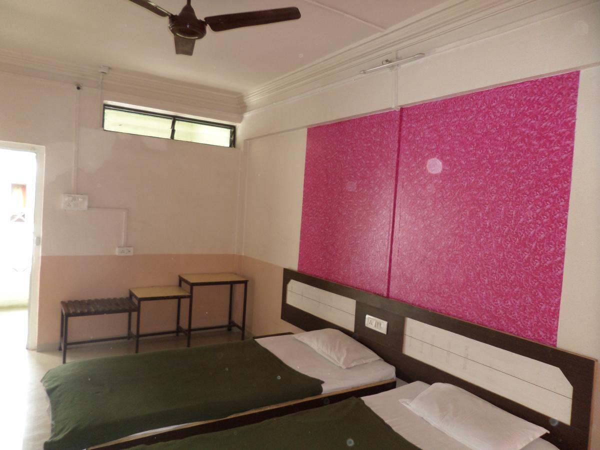 Hotel Ayodhya Nashik Dış mekan fotoğraf